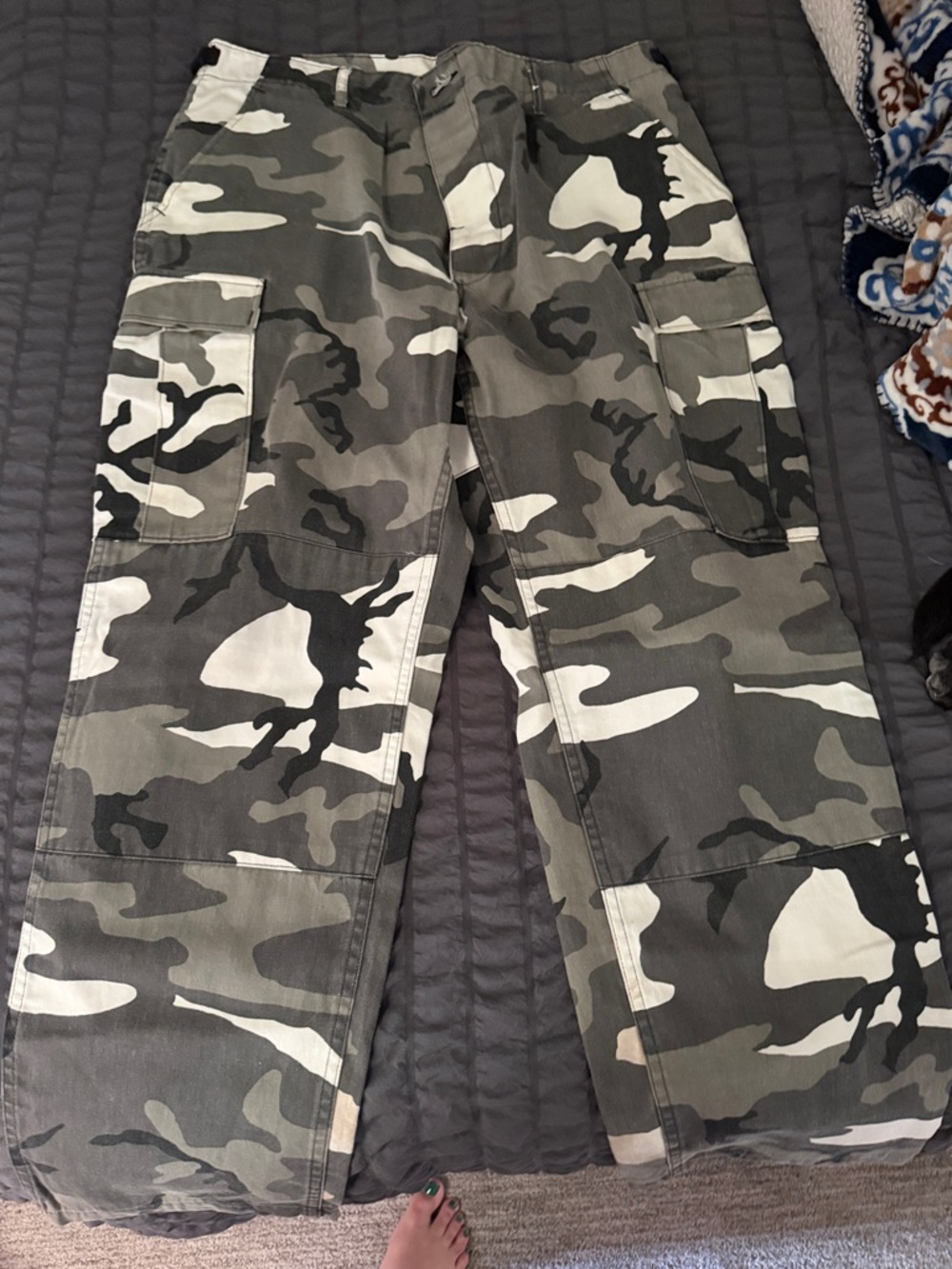 Propper Men's Gray & Black Camo Cargo Pants